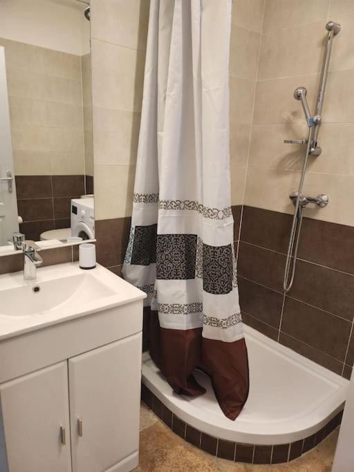 Appartement Sandonato Clermont-l'Herault Ngoại thất bức ảnh